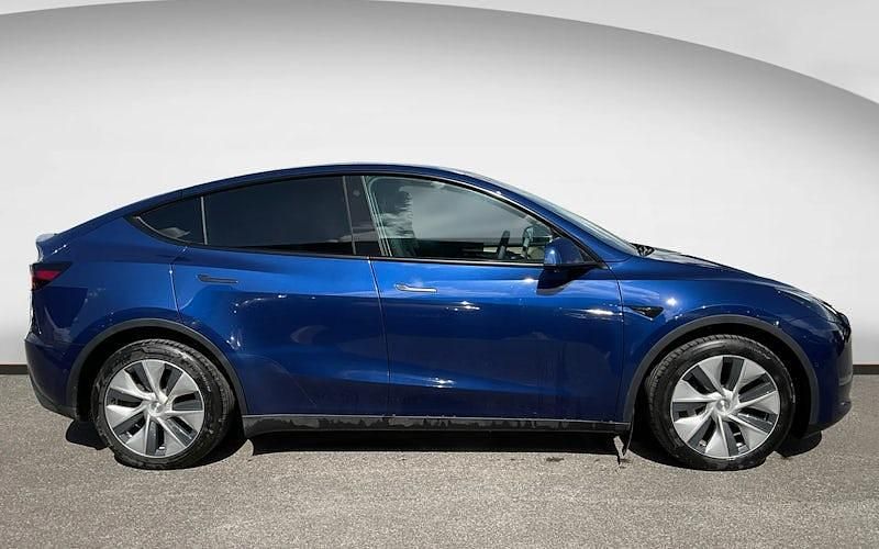 Begagnad Tesla Model Y Long Range AWD 286 kW (389 HK) 2025 SUV