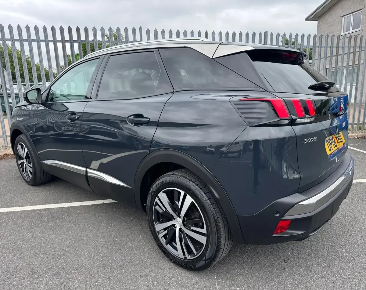 Used Peugeot 3008 Allure 130 HP (95 kW) 2018 Grey SUV