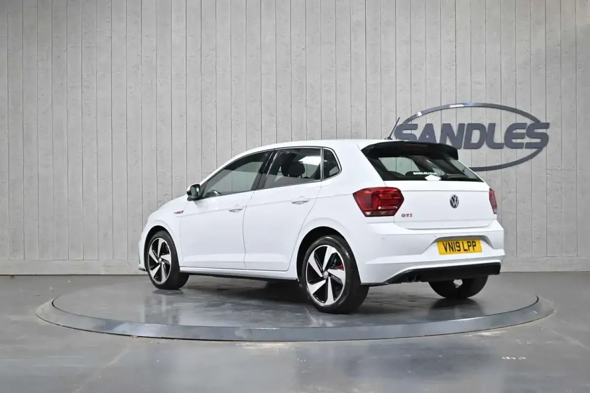 Used VW Polo GTI 200 HP (147 kW) 2019 White Hatchback