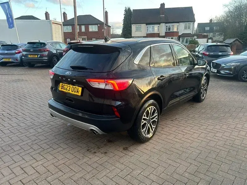 Second-hand Ford Kuga Titanium 150 CP (110 kW) 2023 Negru SUV