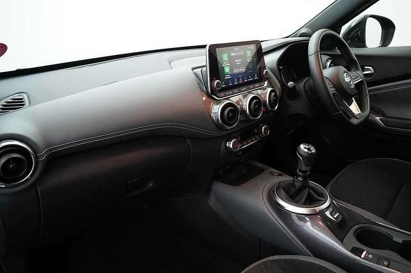 Used Nissan Juke N-Connecta 114 HP (83 kW) 2020 Grey SUV