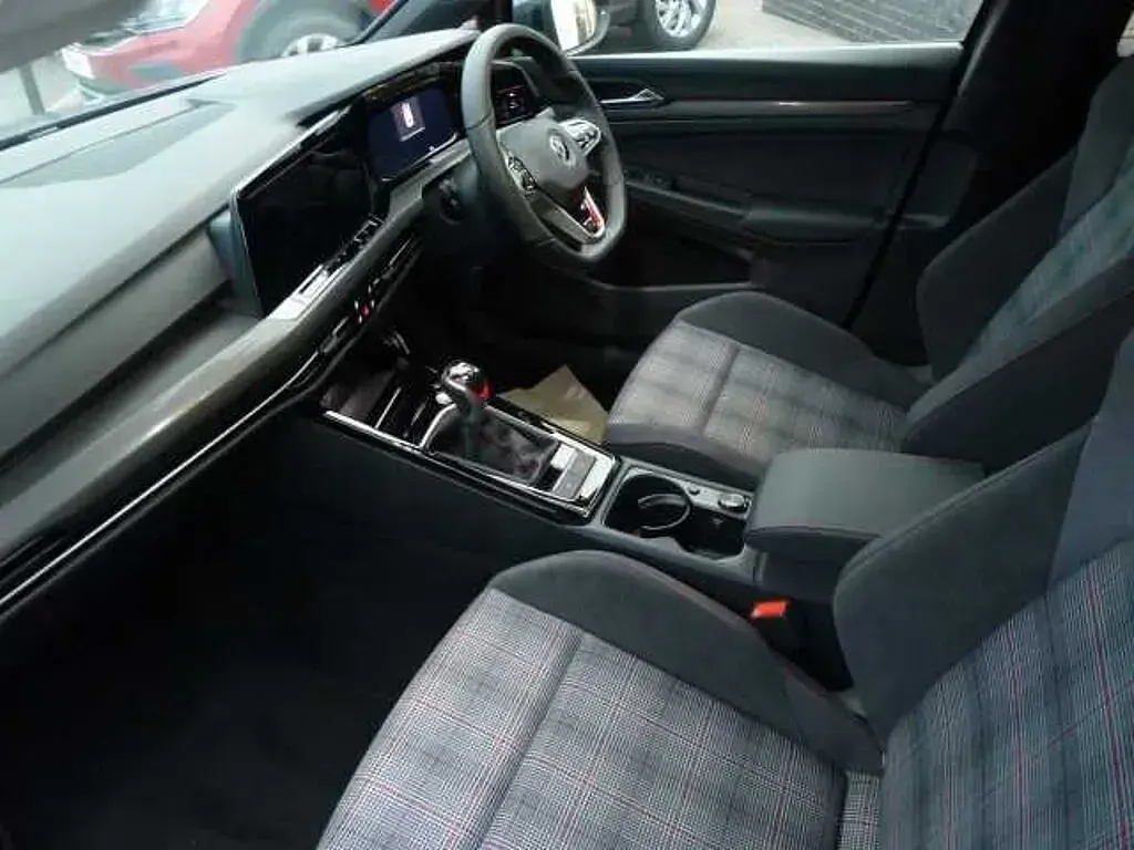 Used VW Golf VIII GTI 245 HP (180 kW) 2022