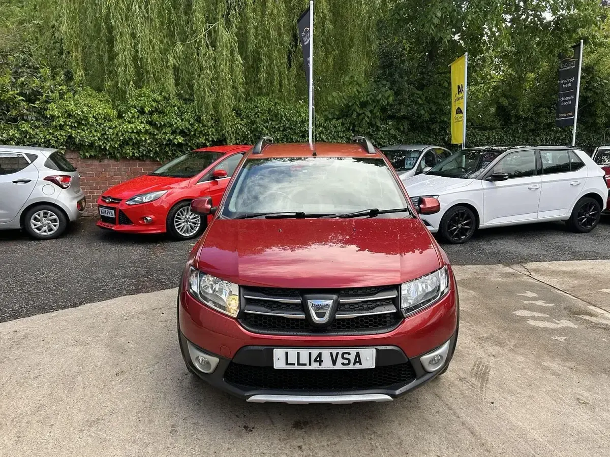 Used Dacia Sandero Lauréate 2014 Red Hatchback