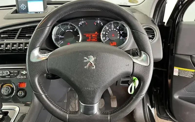 Used Peugeot 3008 Allure 120 HP (88 kW) 2016 Black Estate