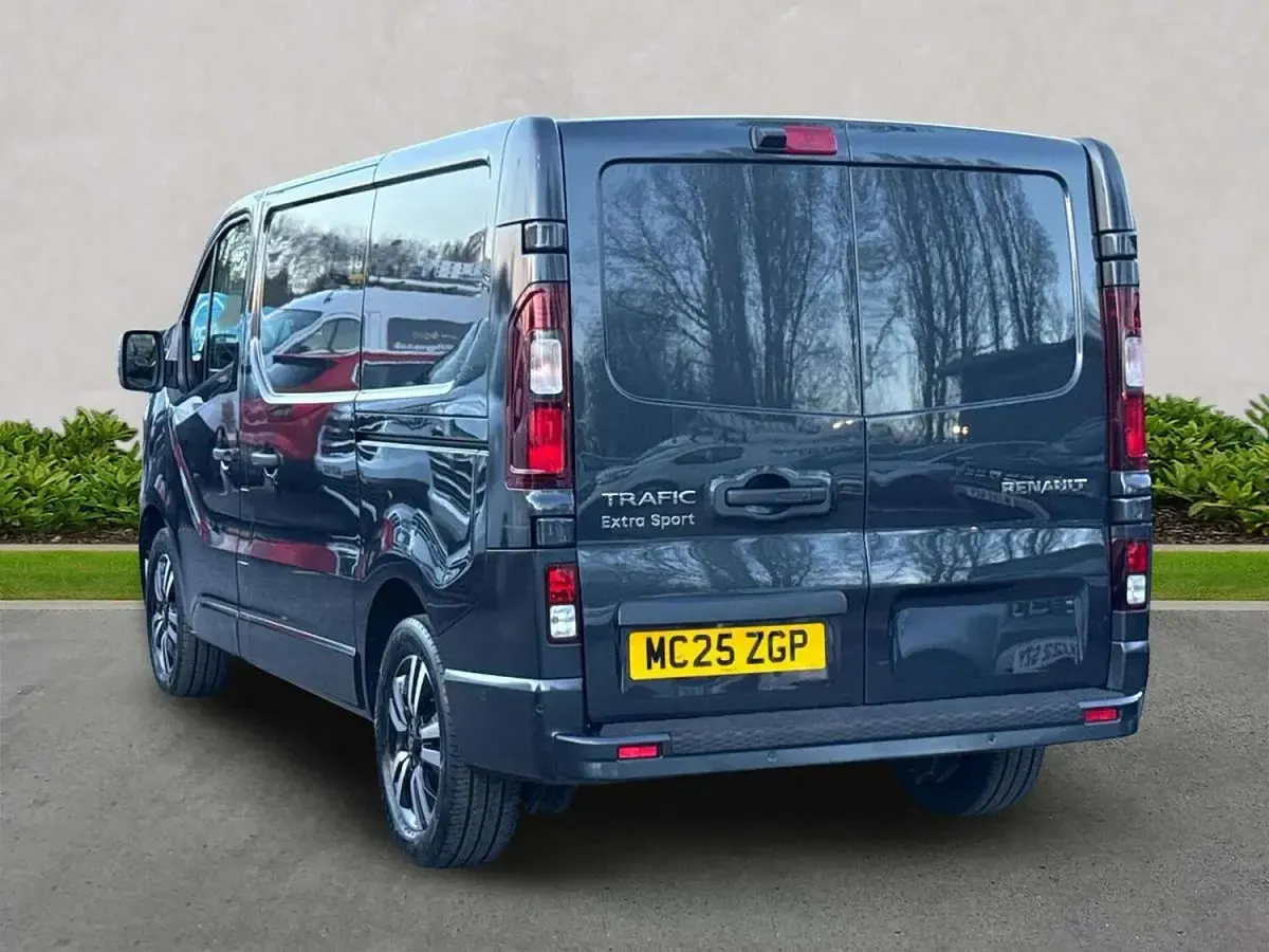 Used Renault Trafic 150 HP (110 kW) 2025 Grey MPV