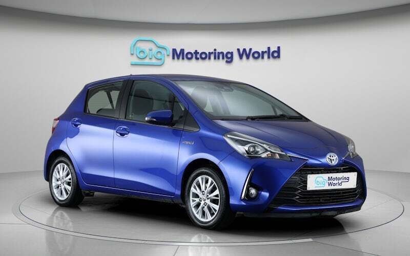 Blue Used 2019 Toyota Yaris Hybrid Hatchback | £11,200 (Good price) - Image 1/4