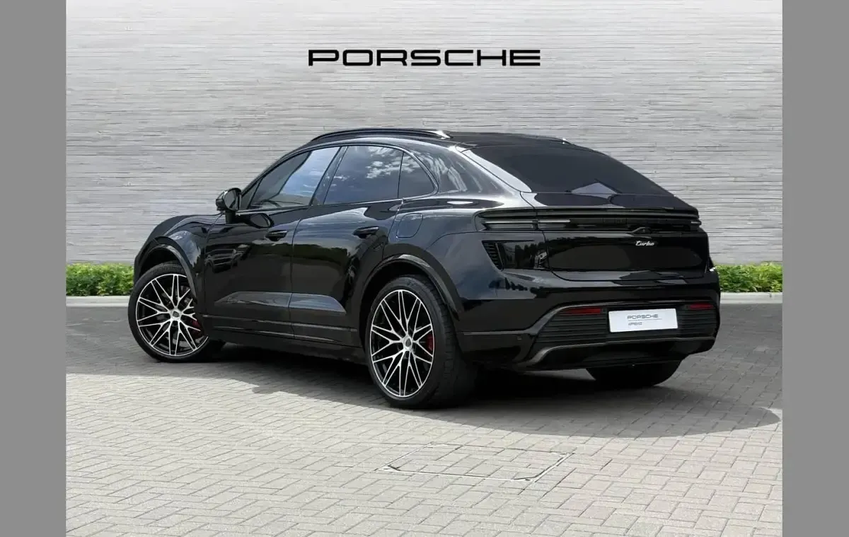 Used Porsche Macan 469 kW (639 HP) 2025 Black SUV