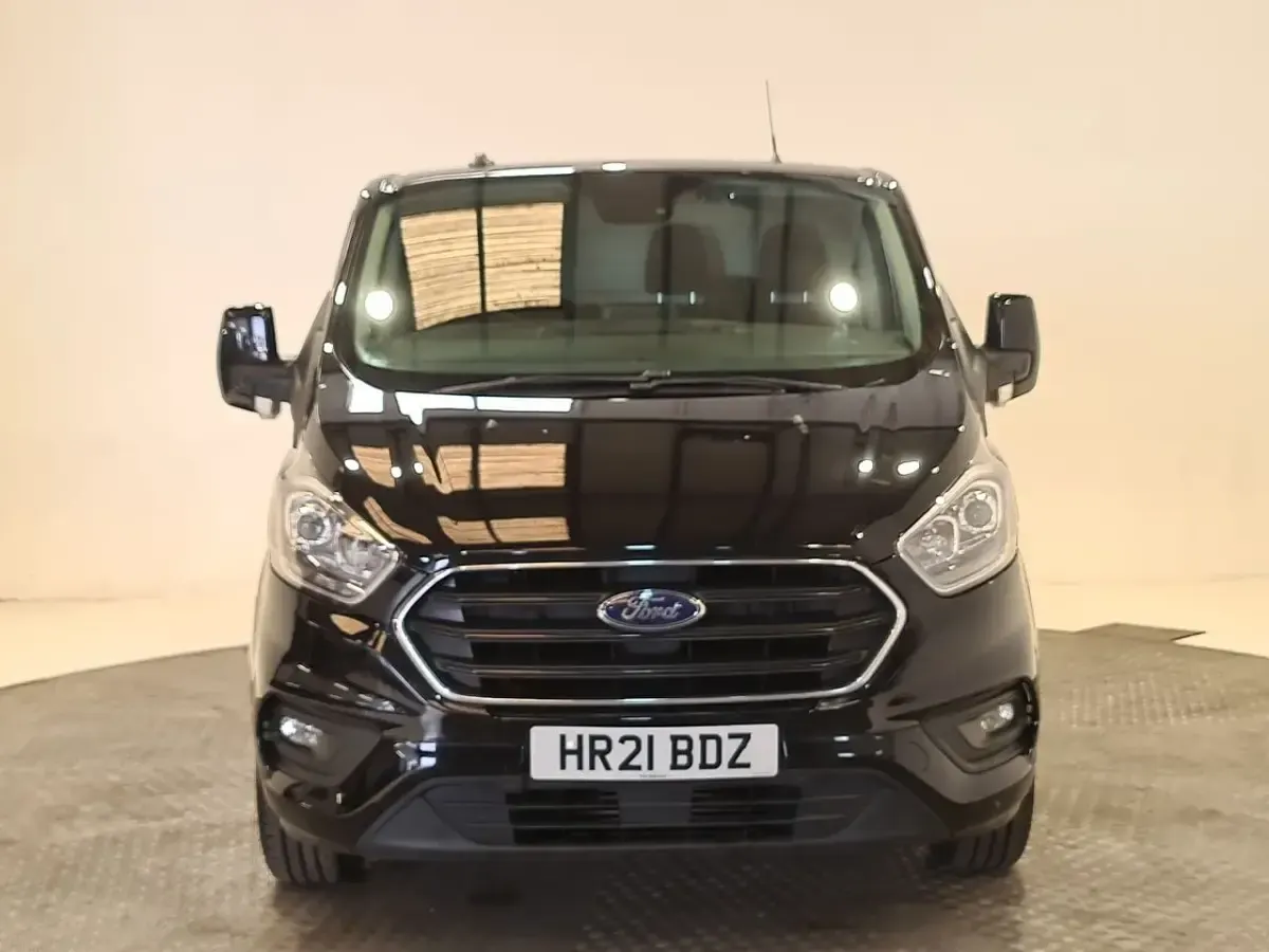 Used Ford Transit Custom Limited 130 HP (95 kW) 2021 Black Van