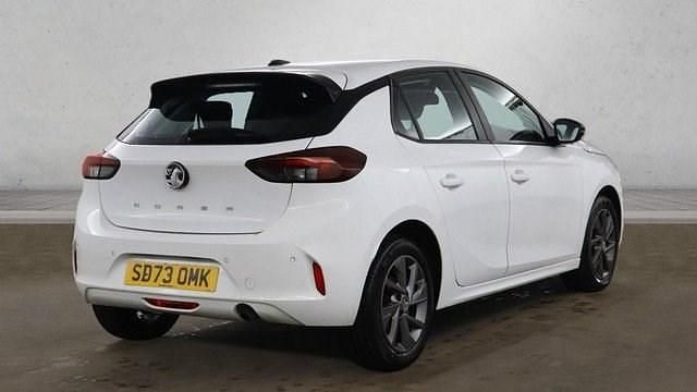 Used Vauxhall Corsa Design Edition 100 HP (73 kW) 2023 White Hatchback