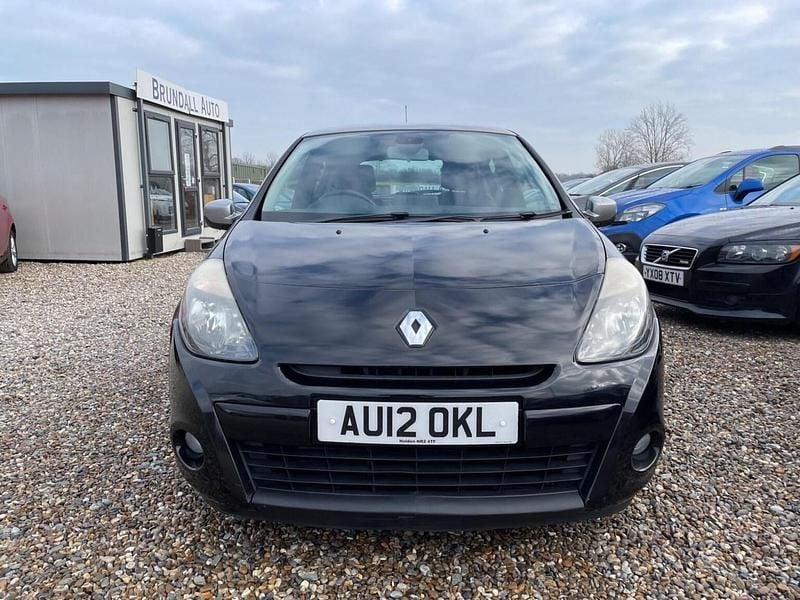 Used Renault Clio IV Dynamique 75 HP (55 kW) 2012 Black Hatchback