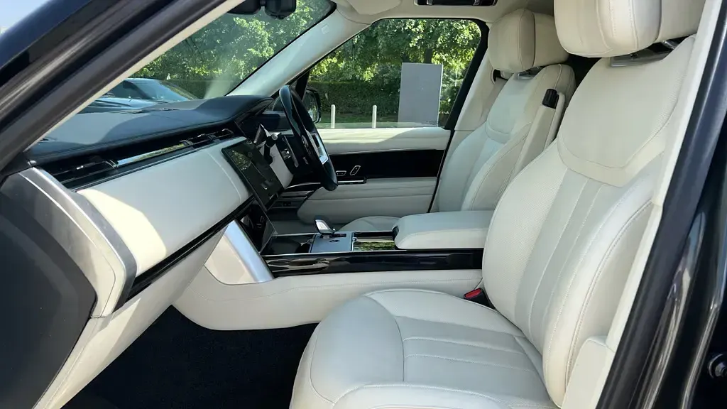 Used Land Rover Range Rover Autobiography 350 HP (257 kW) 2023 Grey SUV