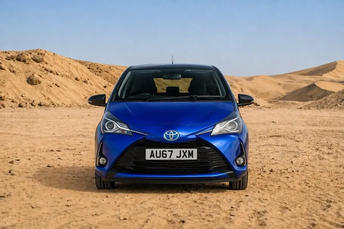Used Toyota Yaris Hybrid Design 2017 Blue Hatchback