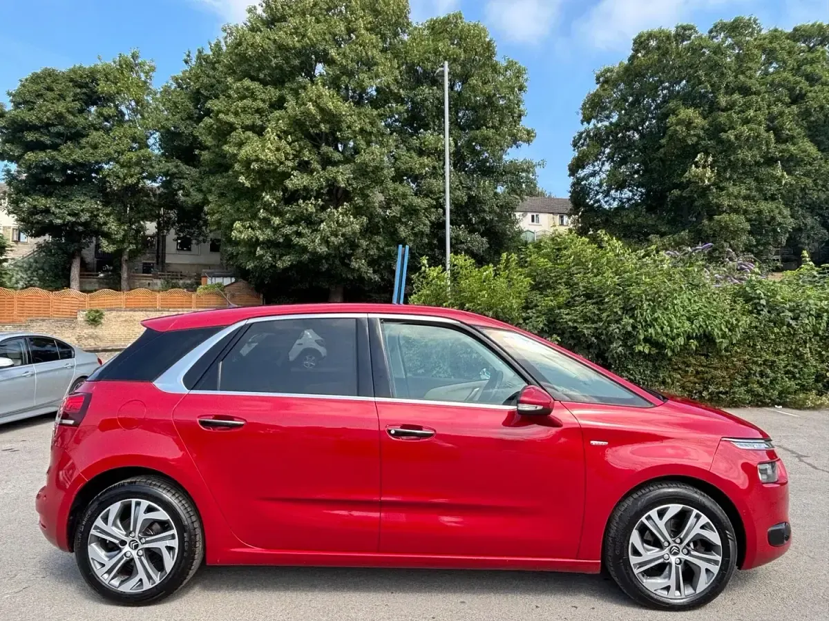 Used Citroën C4 Picasso Exclusive 2013 Red MPV