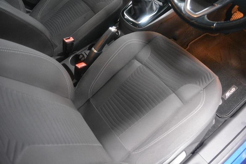 Used Ford Fiesta Zetec 2017 Blue Hatchback