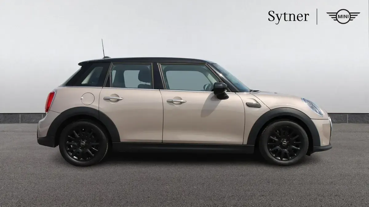 Used Mini Cooper Classic 134 HP (98 kW) 2023 Grey Hatchback