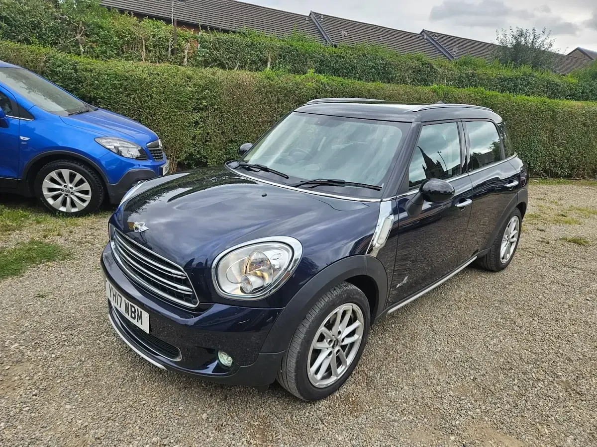 Used Mini Cooper D 2017 Cosmic blue metallic Hatchback