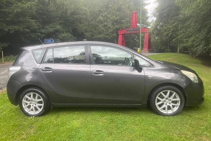 Grey Used 2011 Toyota Verso MPV | £2,999 (Good price) - Image 1/1