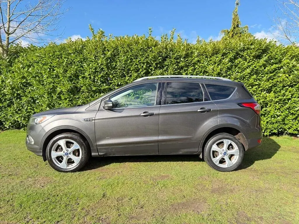 Used Ford Kuga Titanium 180 HP (132 kW) 2017 Grey SUV