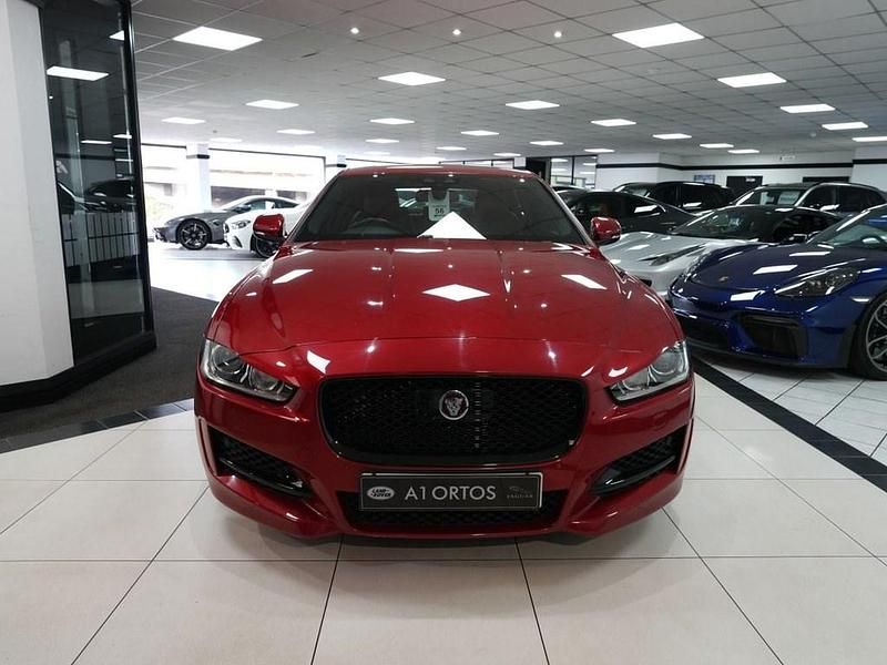 Used Jaguar XE R-Sport 240 HP (176 kW) 2015 Red Sedan