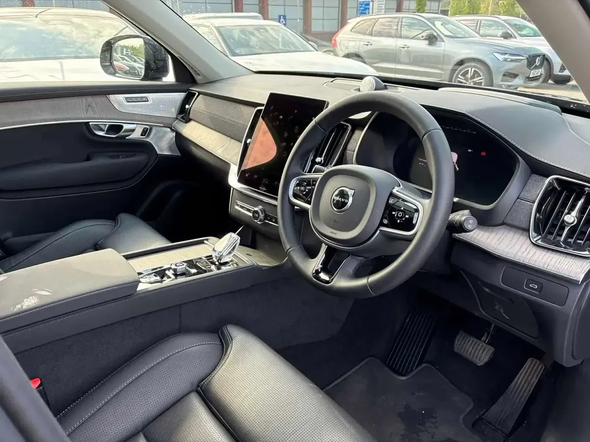 Used Volvo XC90 Ultra 455 HP (334 kW) 2025 Black SUV