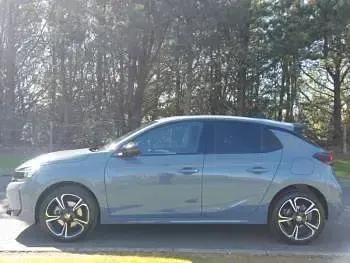 Novo Vauxhall Corsa Ultimate 100 HP (73 kW) 2025 Cinzento Citadino