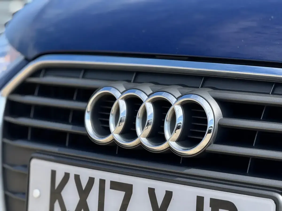Usado Audi A1 Design 116 CV (85 kW) 2017 Azul Utilitario