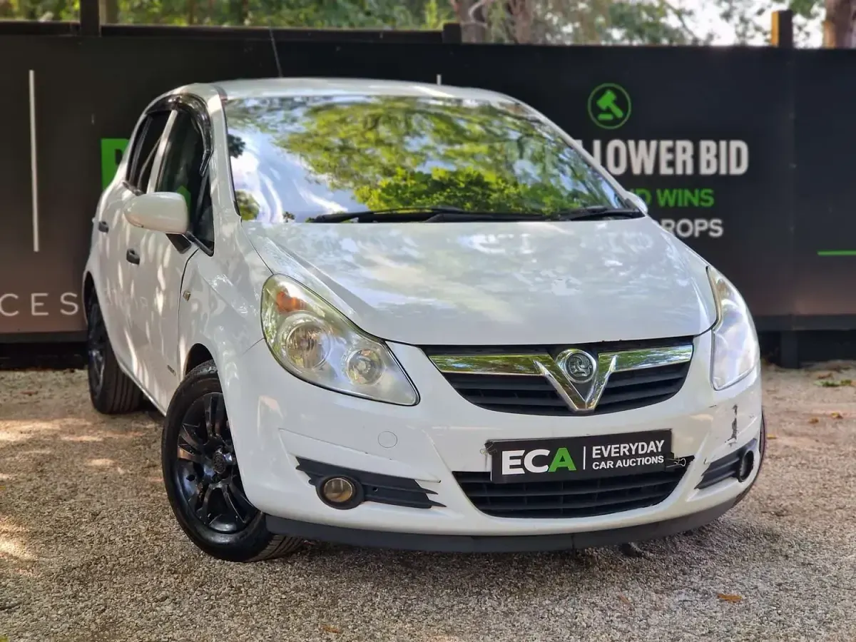 Used Vauxhall Corsa 2010 White Hatchback