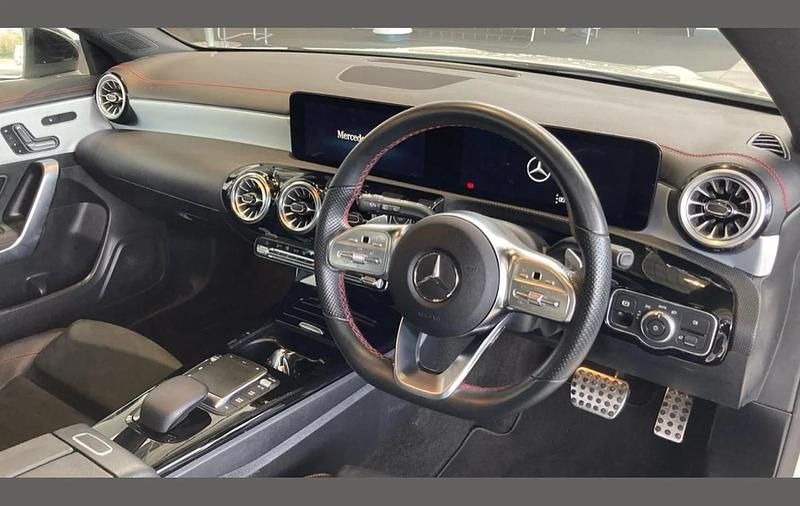 Used Mercedes CLA220 Shooting Brake AMG Line Premium Plus 187 HP (137 kW) 2023 White Estate