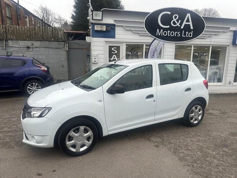 Second-hand Dacia Sandero Ambiance 75 CP (55 kW) 2013 Alb Hatchback