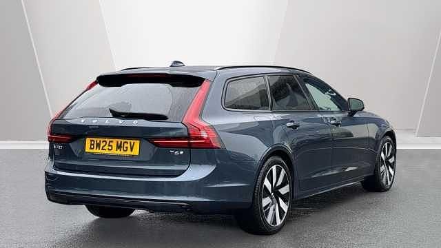 Used Volvo V90 Plus 349 HP (256 kW) 2025 Estate