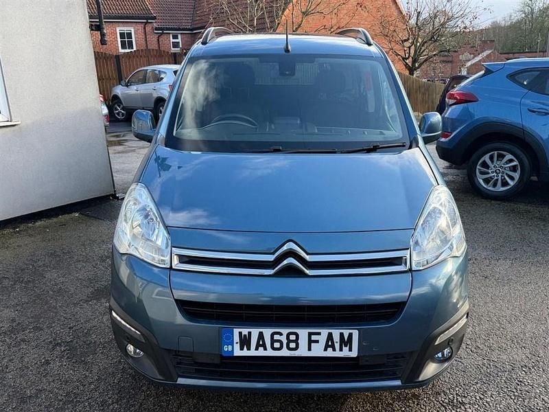 Used Citroën Berlingo Flair 100 HP (73 kW) 2019 Blue MPV