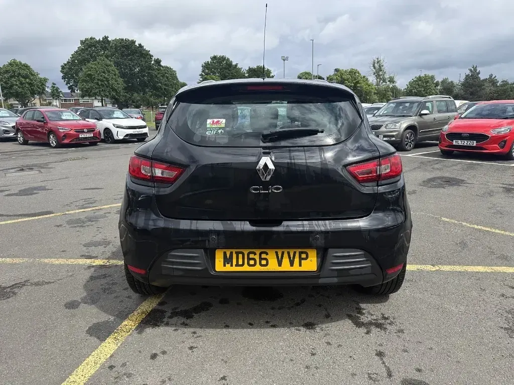 Used Renault Clio IV Play 75 HP (55 kW) 2017 Black Hatchback