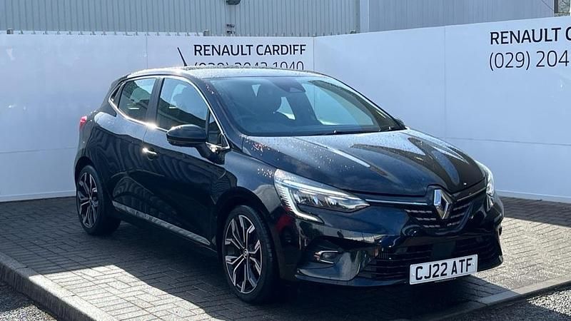 Used Renault Clio V SE 90 HP (66 kW) 2022 Metallic  diamond black  Hatchback