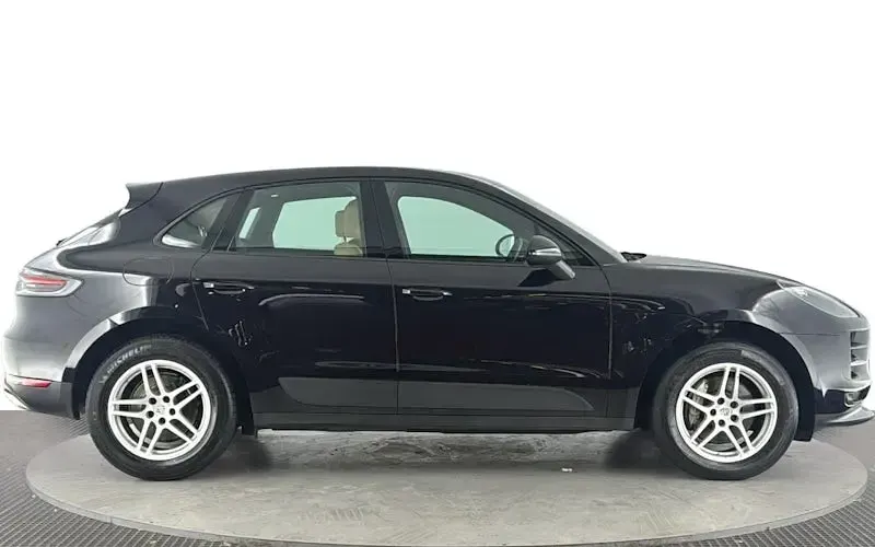 Used Porsche Macan 252 HP (185 kW) 2020 Black SUV