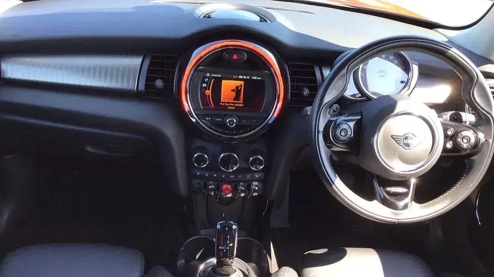 Used Mini Cooper S Exclusive 189 HP (139 kW) 2020 Red Hatchback