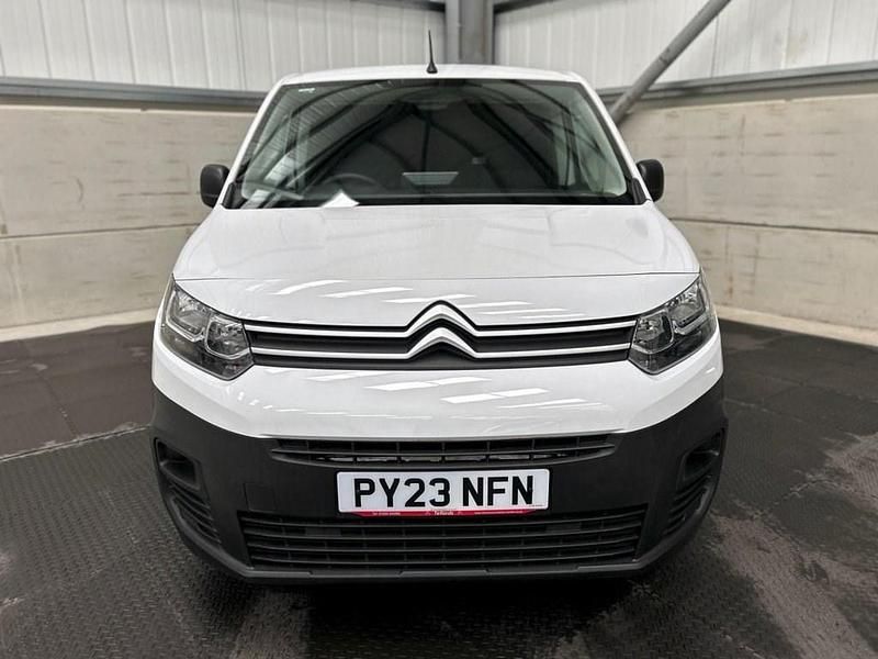 Used Citroën Berlingo 100 HP (73 kW) 2023 White MPV