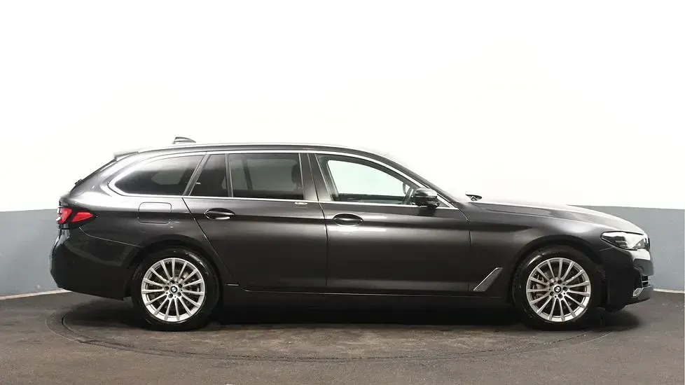 Used BMW 540 Comfort Edition 328 HP (241 kW) 2023 Grey Estate