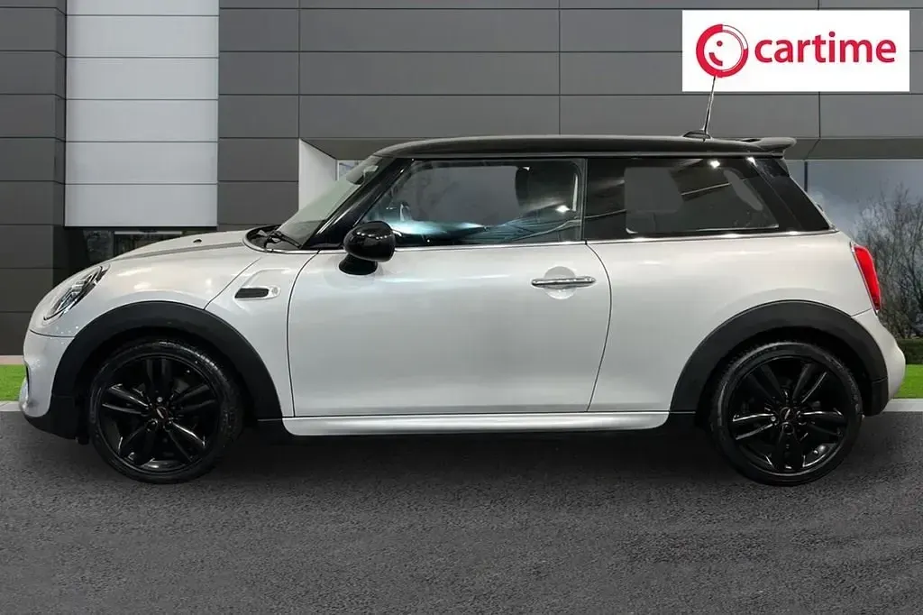 Usado Mini Cooper Hatch 136 HP (100 kW) 2019 Prateado Citadino