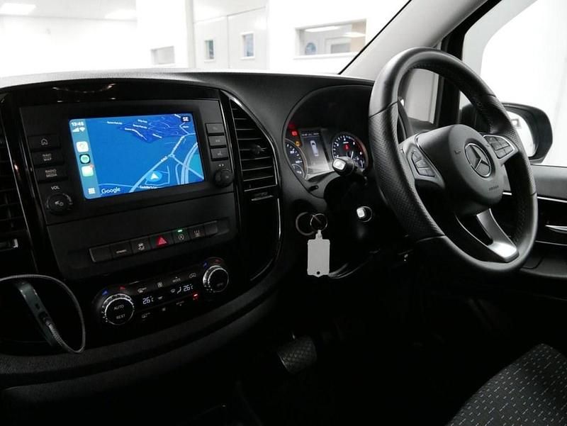 Used Mercedes Vito Premium 190 HP (139 kW) 2022 Green Van