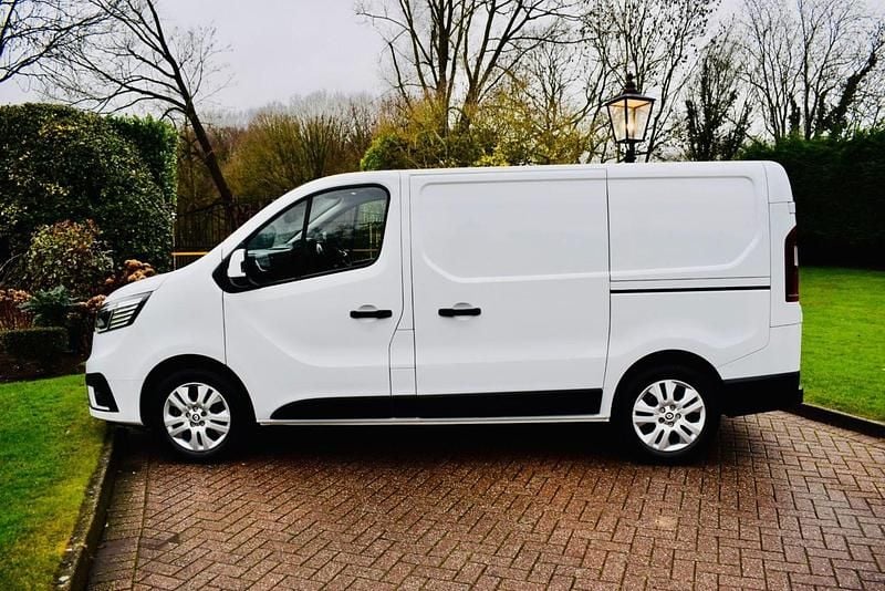 Gebraucht Renault Trafic 148 PS (108 kW) 2023 Weiß Van / Kleinbus