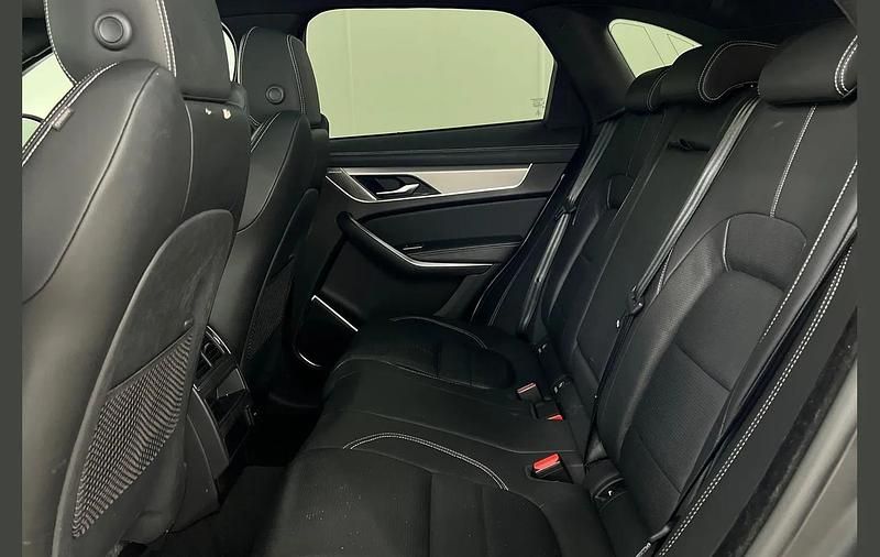 Used Jaguar F-Pace R-Dynamic 200 HP (147 kW) 2024 White SUV