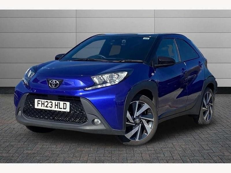 Used Toyota Aygo X 72 HP (52 kW) 2023 Blue SUV