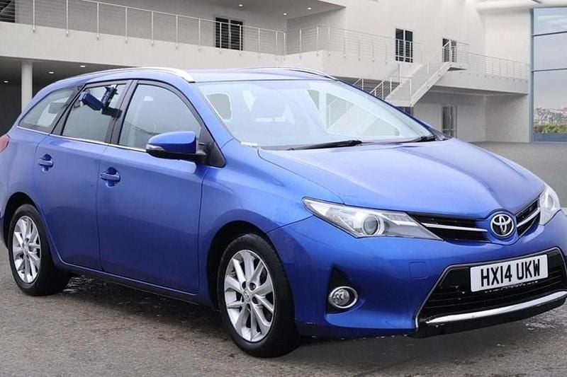 Used 2014 Toyota Auris Touring Sports Estate | £4,499 (Fair price) - Image 1/1