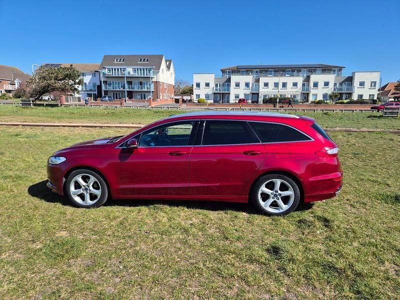 Used Ford Mondeo Titanium 180 HP (132 kW) 2018 Pearlescent ruby red Estate