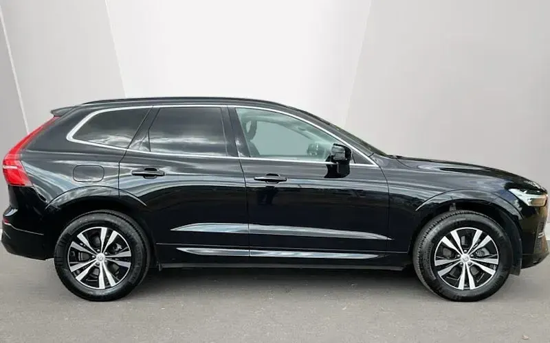 Used Volvo XC60 Momentum 197 HP (144 kW) 2021 Onyx black SUV