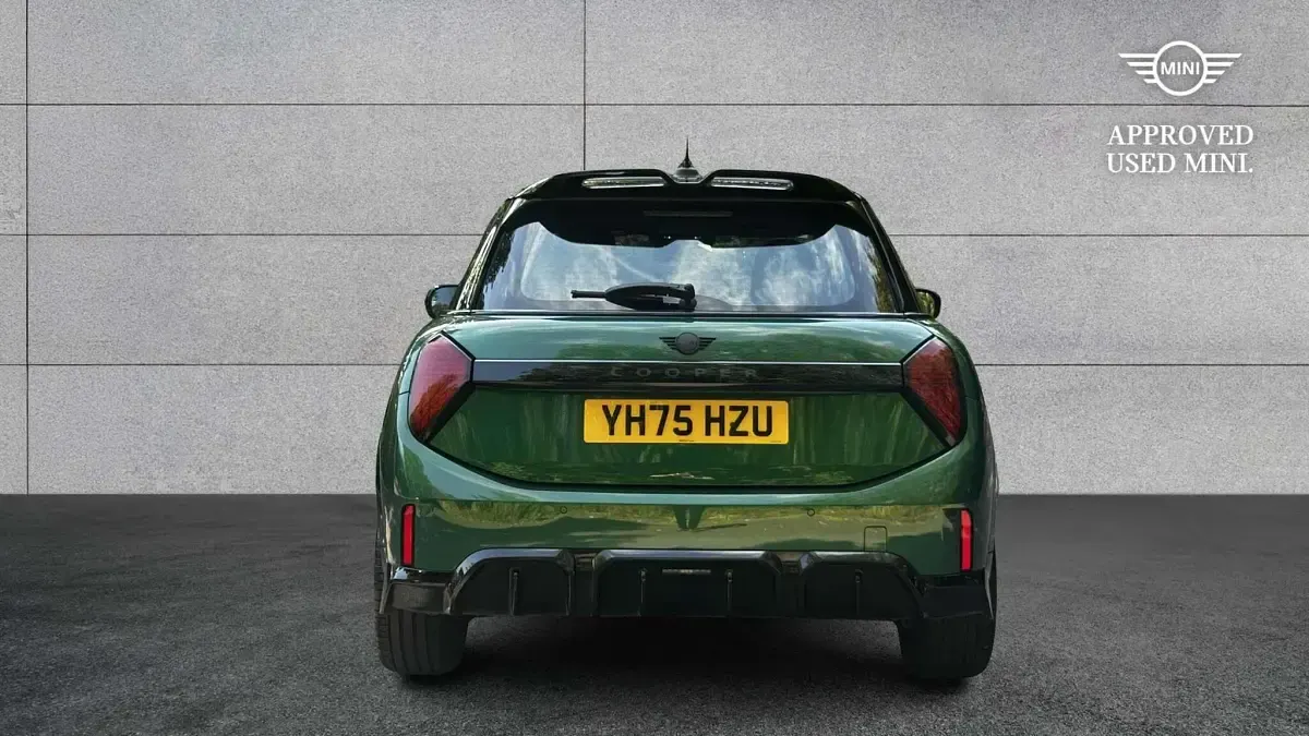 Used Mini Cooper Hatch 114 kW (156 HP) 2025 Green Hatchback