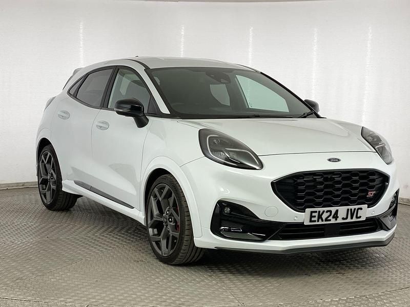 White Used 2024 Ford Puma Gen-E ST Hatchback | £21,700 (Expensive) - Image 1/4