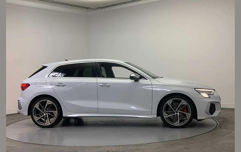 Used Audi S3 Sportback Comfort 310 HP (228 kW) 2021 White Hatchback