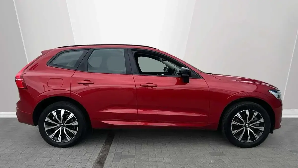 Used Volvo XC60 Plus 194 HP (142 kW) 2023 Red SUV