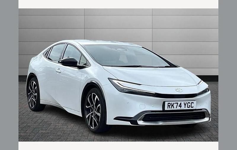 Used Toyota Prius 223 HP (164 kW) 2024 Platinum white pearl Hatchback